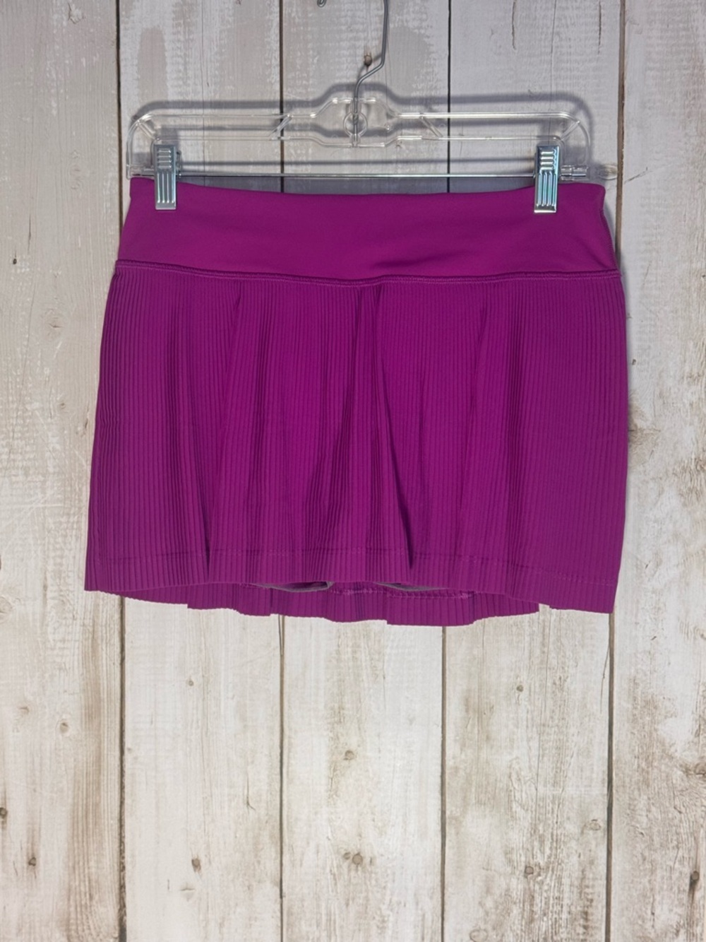 Lululemon Women's Ribbed Magenta Skirt sz6